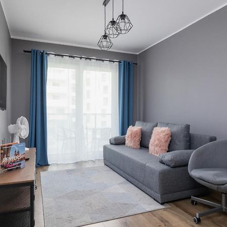 Comfy Apartment Pachonskiego With Parking In Krakow By Noclegi Renters Екстер'єр фото