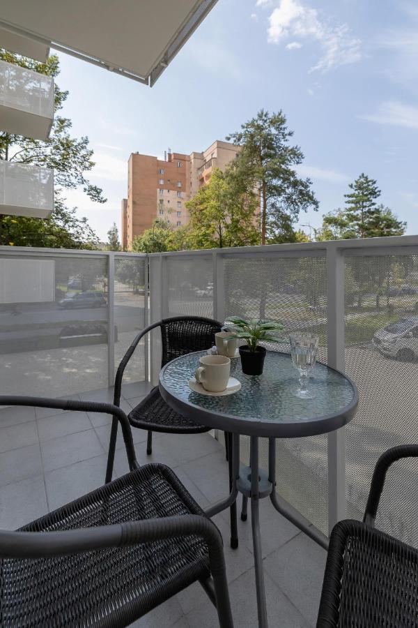 Comfy Apartment Pachonskiego With Parking In Krakow By Noclegi Renters Екстер'єр фото