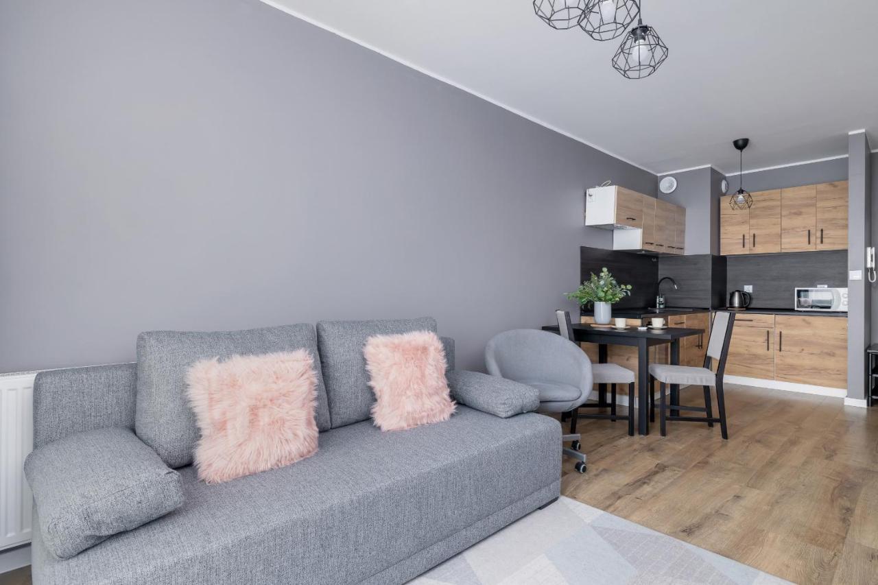 Comfy Apartment Pachonskiego With Parking In Krakow By Noclegi Renters Екстер'єр фото