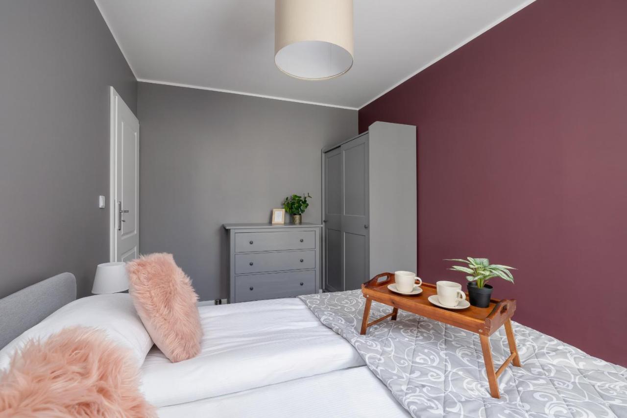 Comfy Apartment Pachonskiego With Parking In Krakow By Noclegi Renters Екстер'єр фото