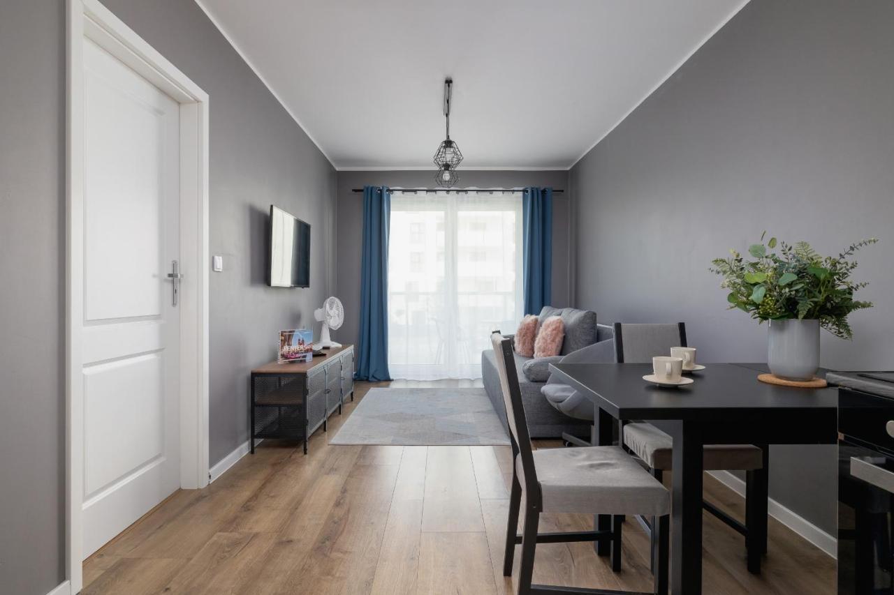Comfy Apartment Pachonskiego With Parking In Krakow By Noclegi Renters Екстер'єр фото