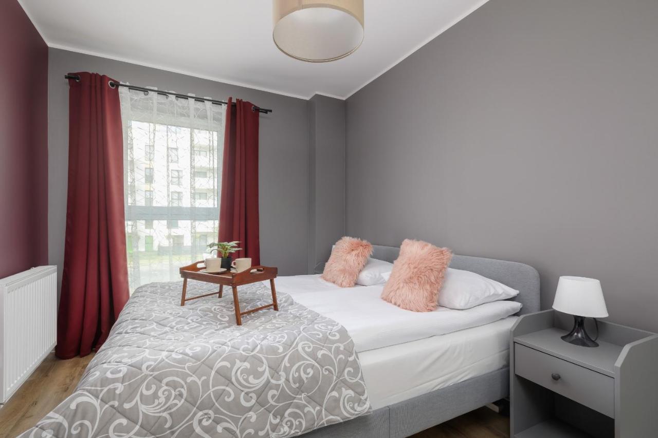Comfy Apartment Pachonskiego With Parking In Krakow By Noclegi Renters Екстер'єр фото