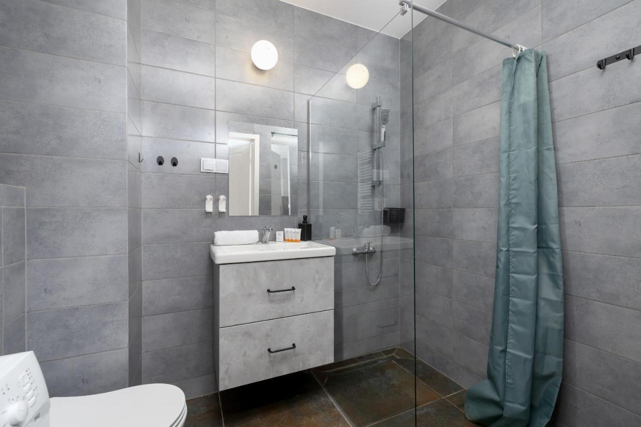 Comfy Apartment Pachonskiego With Parking In Krakow By Noclegi Renters Екстер'єр фото