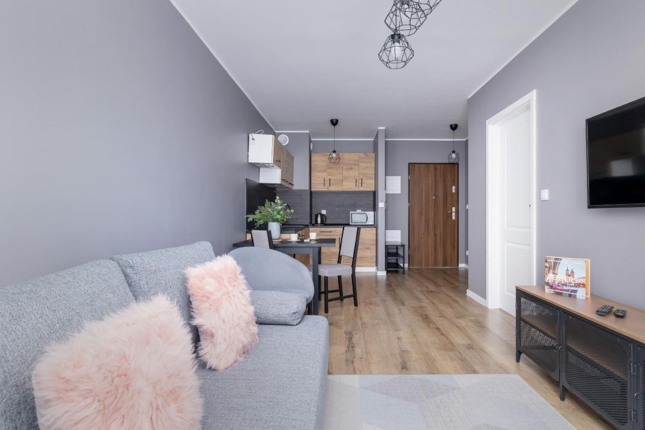 Comfy Apartment Pachonskiego With Parking In Krakow By Noclegi Renters Екстер'єр фото