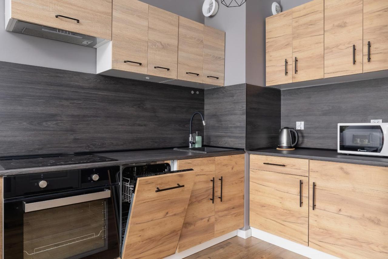 Comfy Apartment Pachonskiego With Parking In Krakow By Noclegi Renters Екстер'єр фото