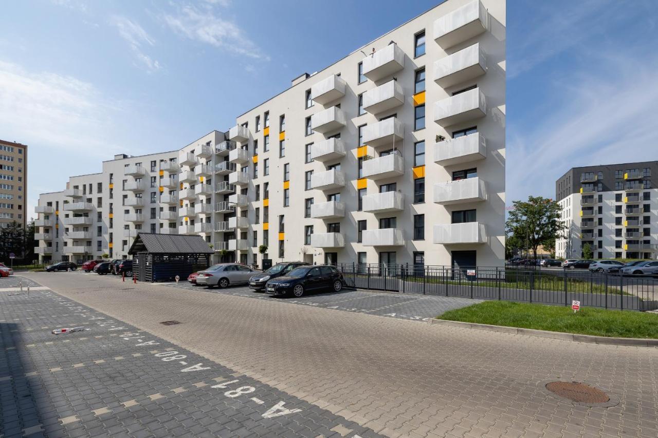 Comfy Apartment Pachonskiego With Parking In Krakow By Noclegi Renters Екстер'єр фото